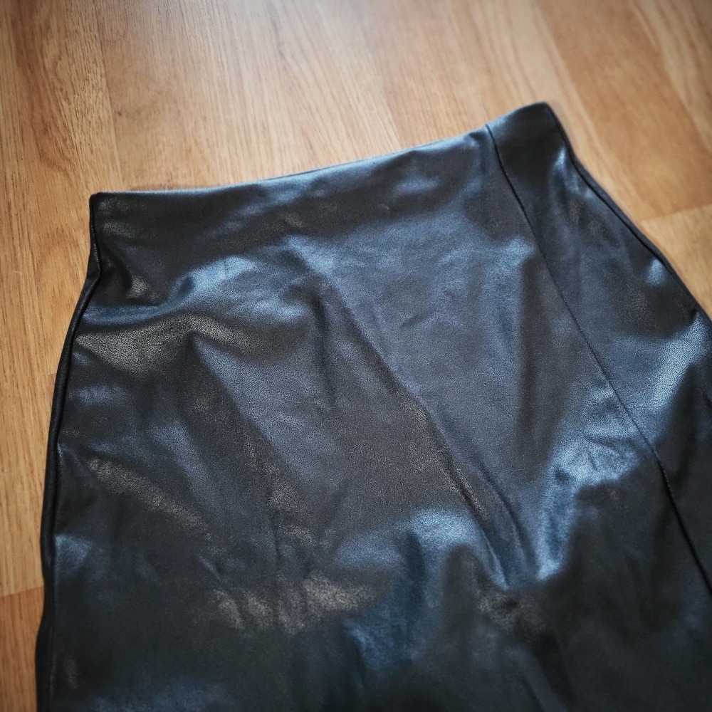 Popilush Faux Leather Midi Skirt Black Built-In Shapewear Slit Pencil Medium NWT - Picture 2 of 8